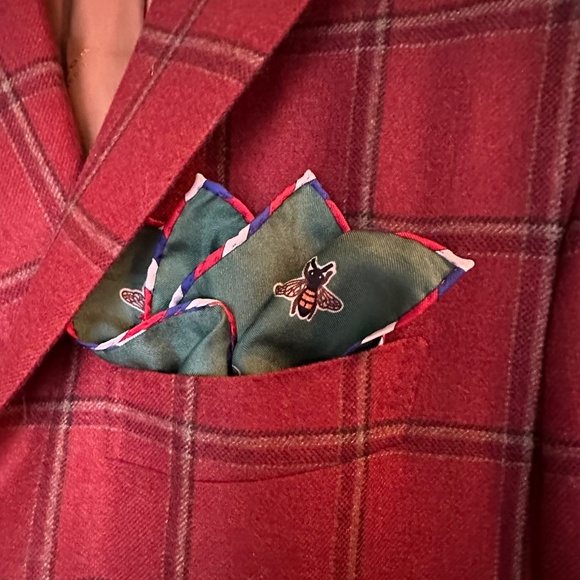 Gucci Authentic Silk 16” x 16” Pocket Square - Picture 1 of 10